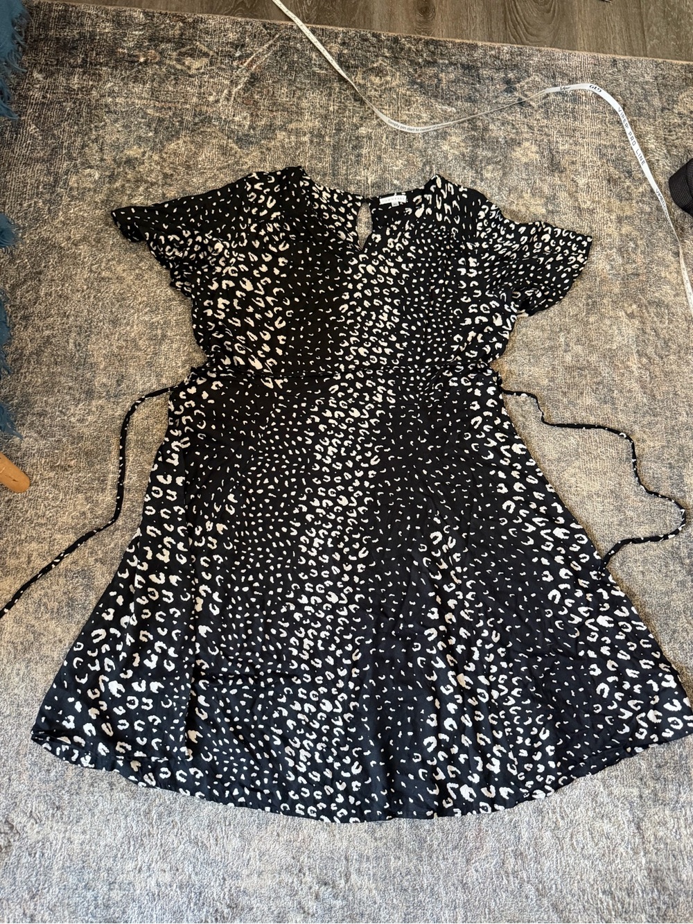 DownEast Black and White Leopard Print Tie-Waist Dress
